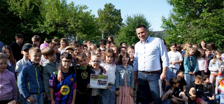 Bürgermeister mit Kindern