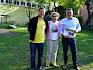 Heute besuchte unser Biologe Norbert Elek die Volksschule Enzesfeld-Lindabrunn, um gemeinsam mit GGRin Elisabeth Zottl-Paulischin mit Bürgermeister Stefan Rabl Urkunden an die engagierten Schüler:innen zu verleihen. © Katharina Steiner Norbert Elek, Elisabeth Zottl-Paulischin und Stefan Rabl