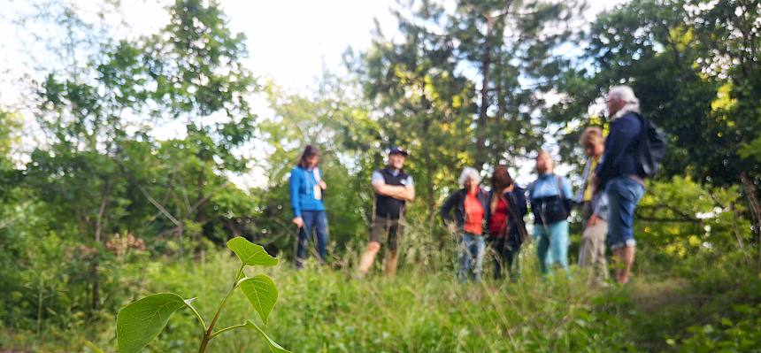 Menschen bei der Führung