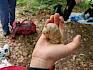 Auf Tuchfühlung mit der Weinbergschnecke (Helix pomatia) – ein besonderes Naturerlebnis für die jungen Forscher:innen. © LPV/B. Sabek Weinbergschnecke (Helix pomatia)
