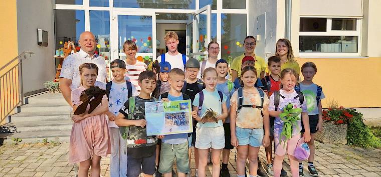 Die Schüler:innen der 3. Klasse der VS Reisenberg freuten sich über die Urkunde. © LPV/V. Pellarin Gruppenfoto 3. Klasse