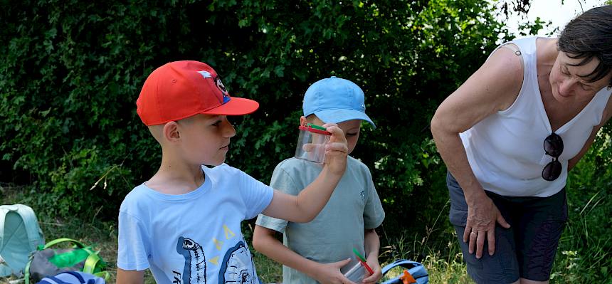 Schüler mit Tierfund