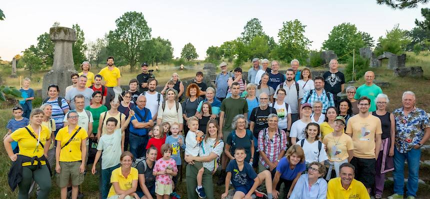 Gruppenfoto Exkursionsteilnehmer:innen am Freitagabend