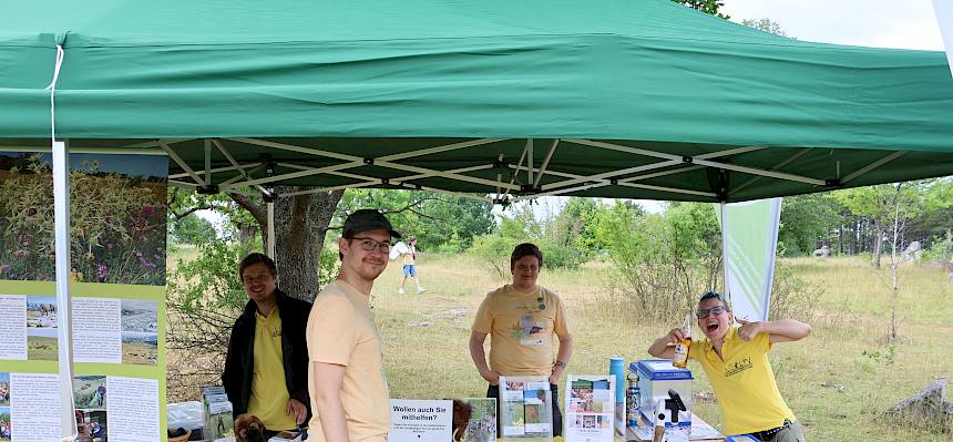 Biolog:innen beim LPV-Stand